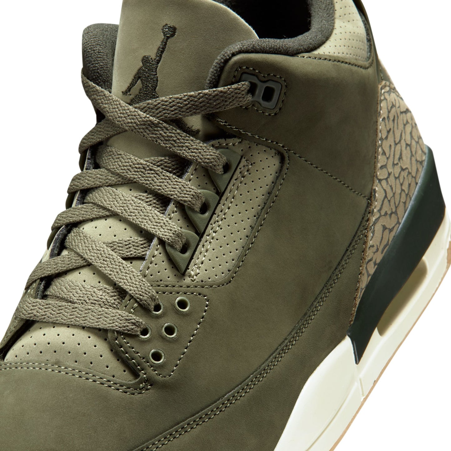 Air Jordan 3 Retro "Family Affair" - DN3707-202