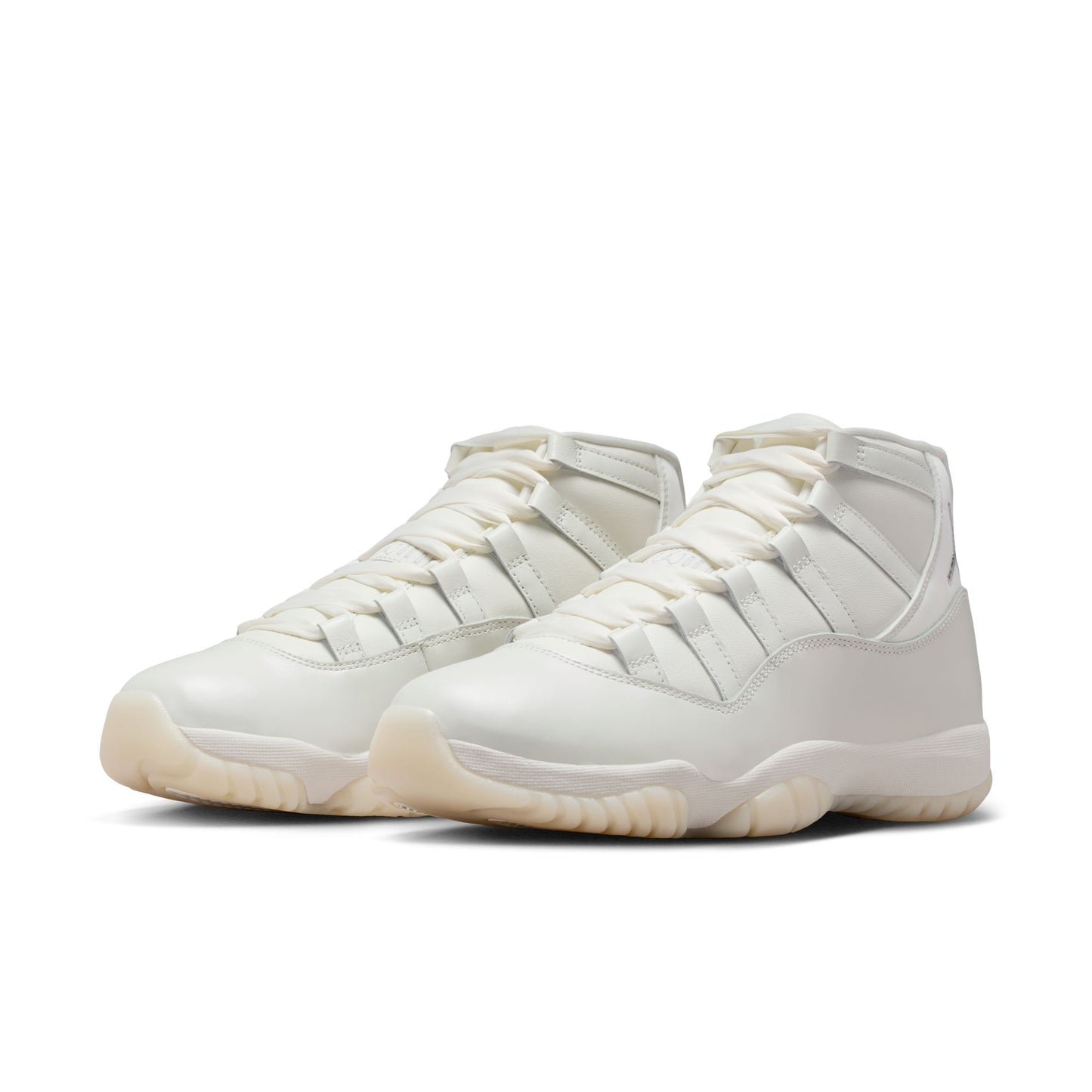 W Air Jordan 11 Retro "Pearl" - AR0715-110