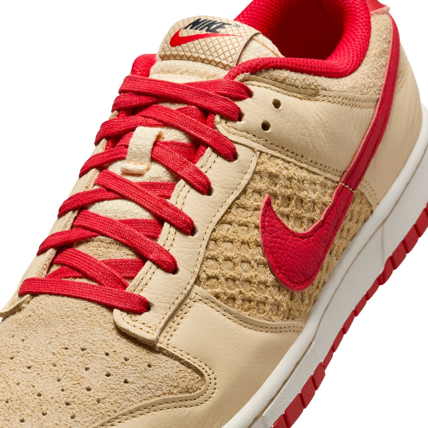 Nike Dunk Low Retro SE "Strawberry Waffle" - HJ9100-294