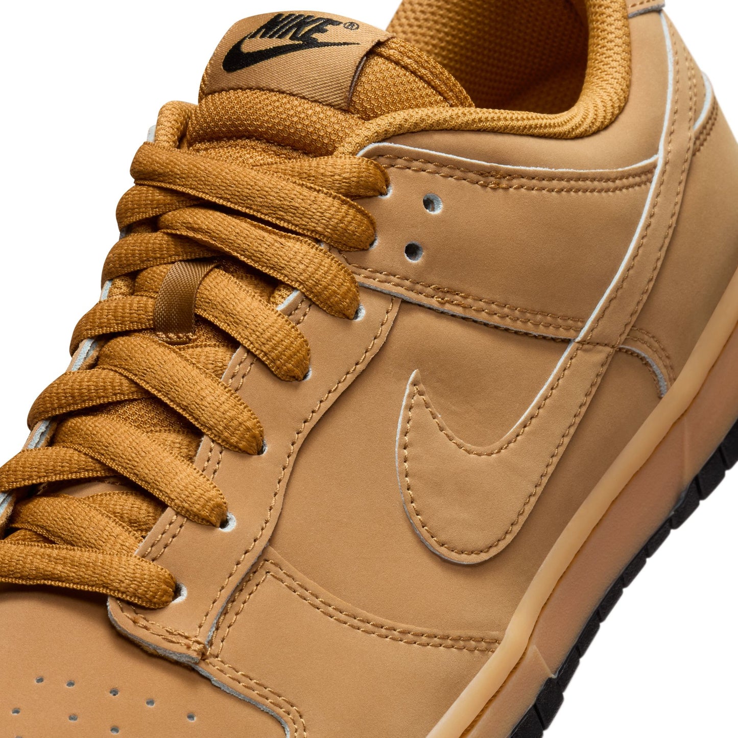 Nike Dunk Low Retro SE "Wheat' - HQ1932-700