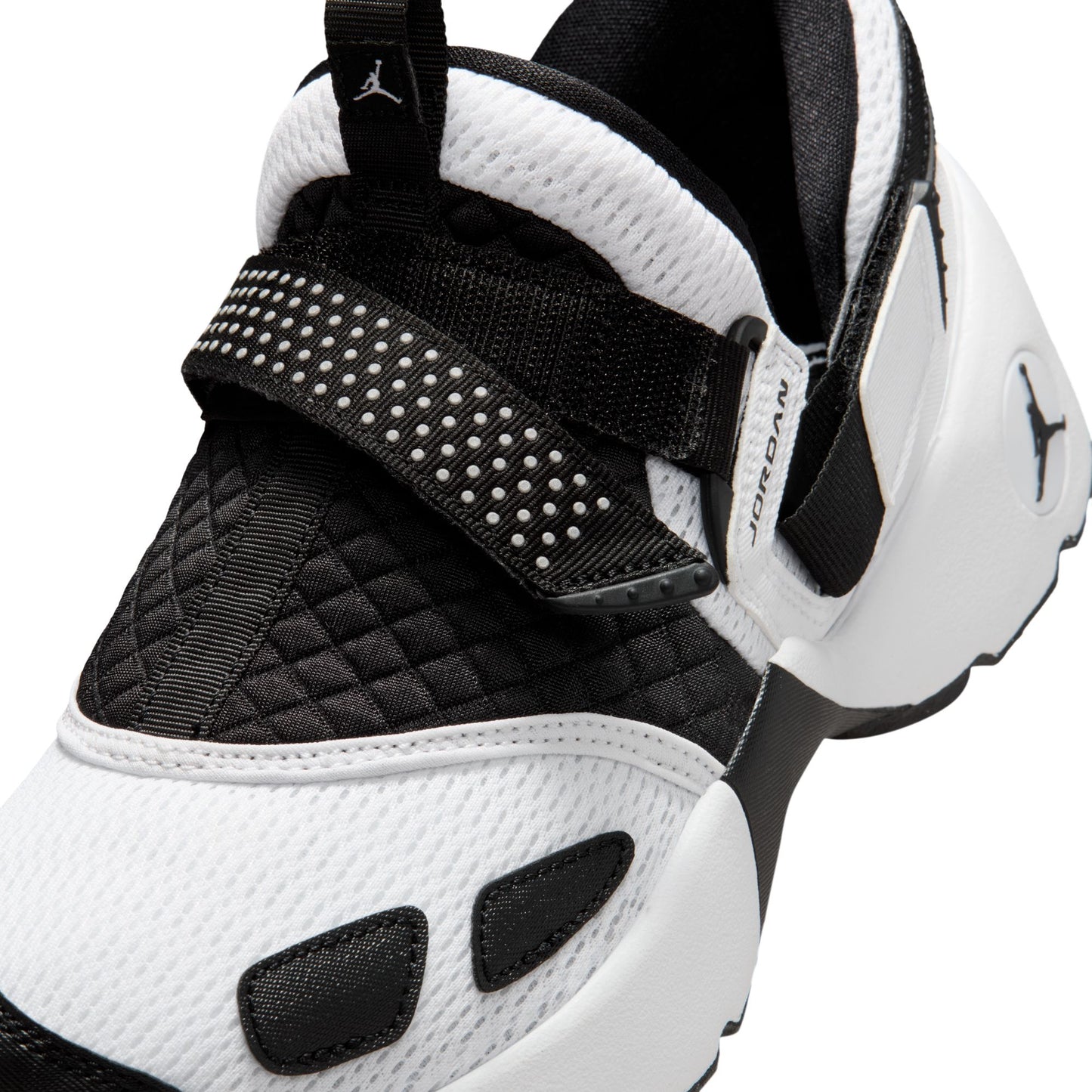 W Jordan Trunner LX - HQ2164-100