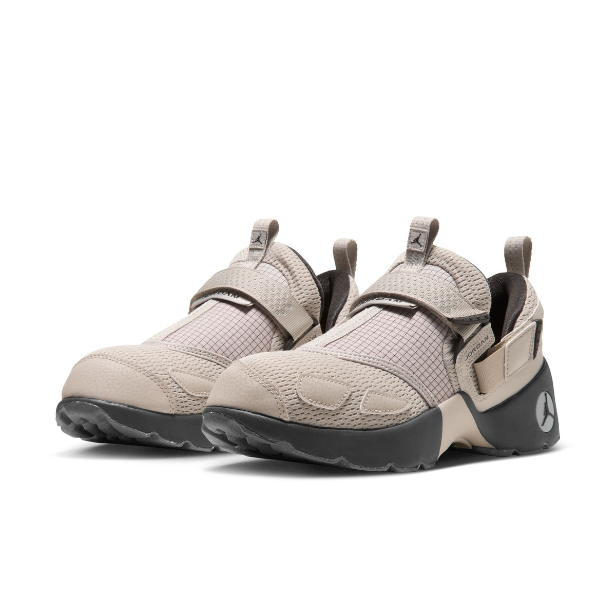 W Jordan Trunner LX - HQ2164-201