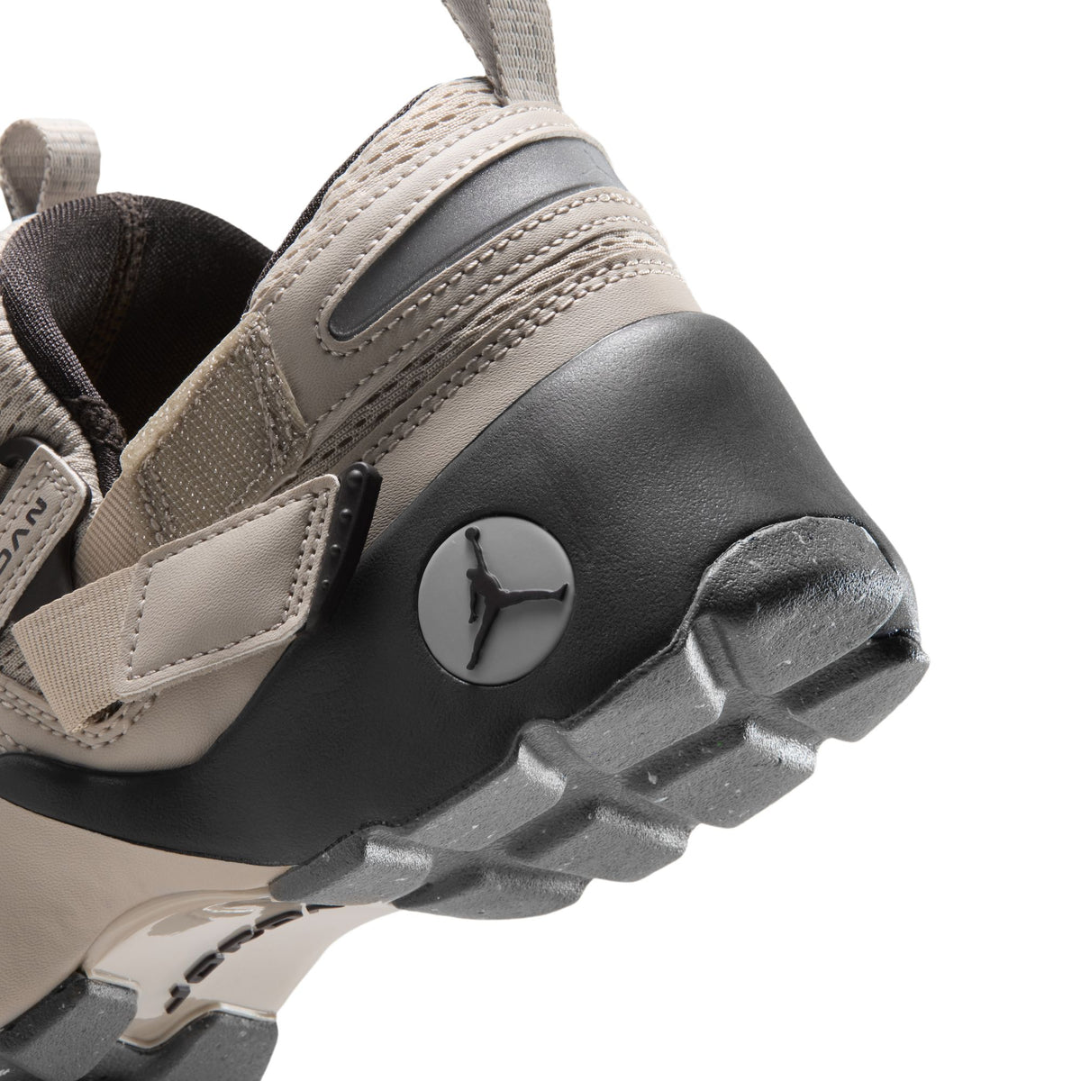 W Jordan Trunner LX - HQ2164-201