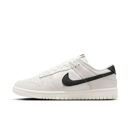 W Nike Dunk Low SE - HQ3502-100