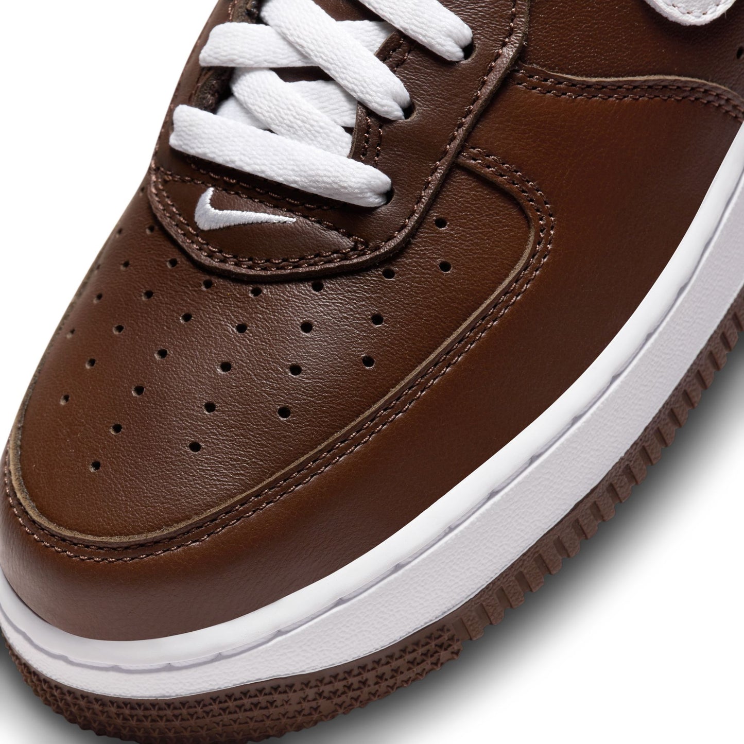 Nike Air Force 1 Low Retro QS "Chocolate" - FD7039-200