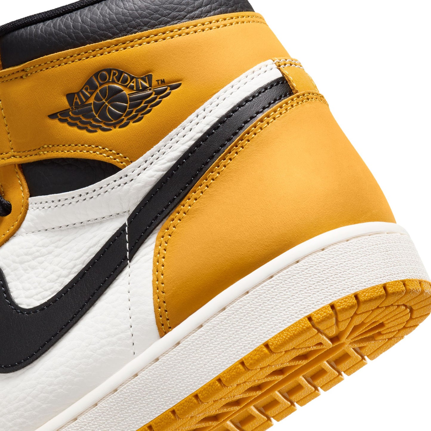 Air Jordan 1 Retro High OG "Yellow Ochre" - DZ5485-701